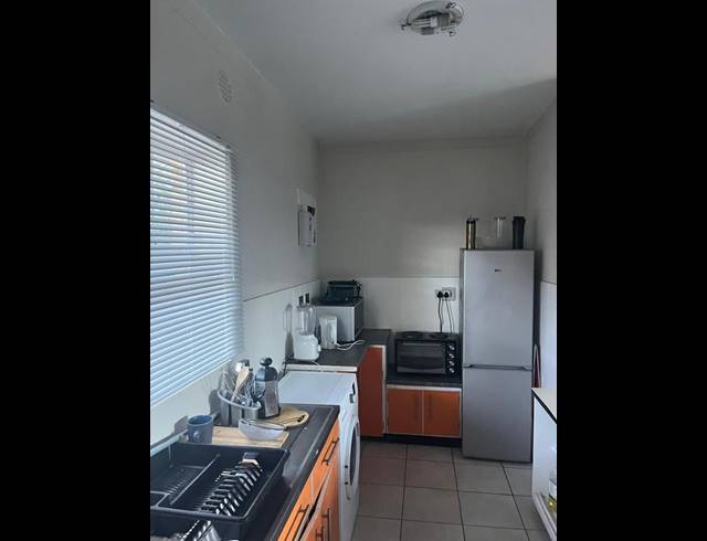 1 BEDROOM PROPERTY TO RENT IN RONDEBOSCH